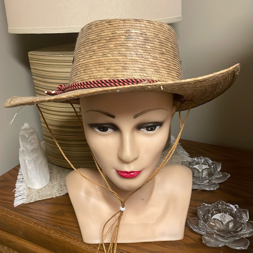 MEN or Women's - 56cm circumference sunhat.